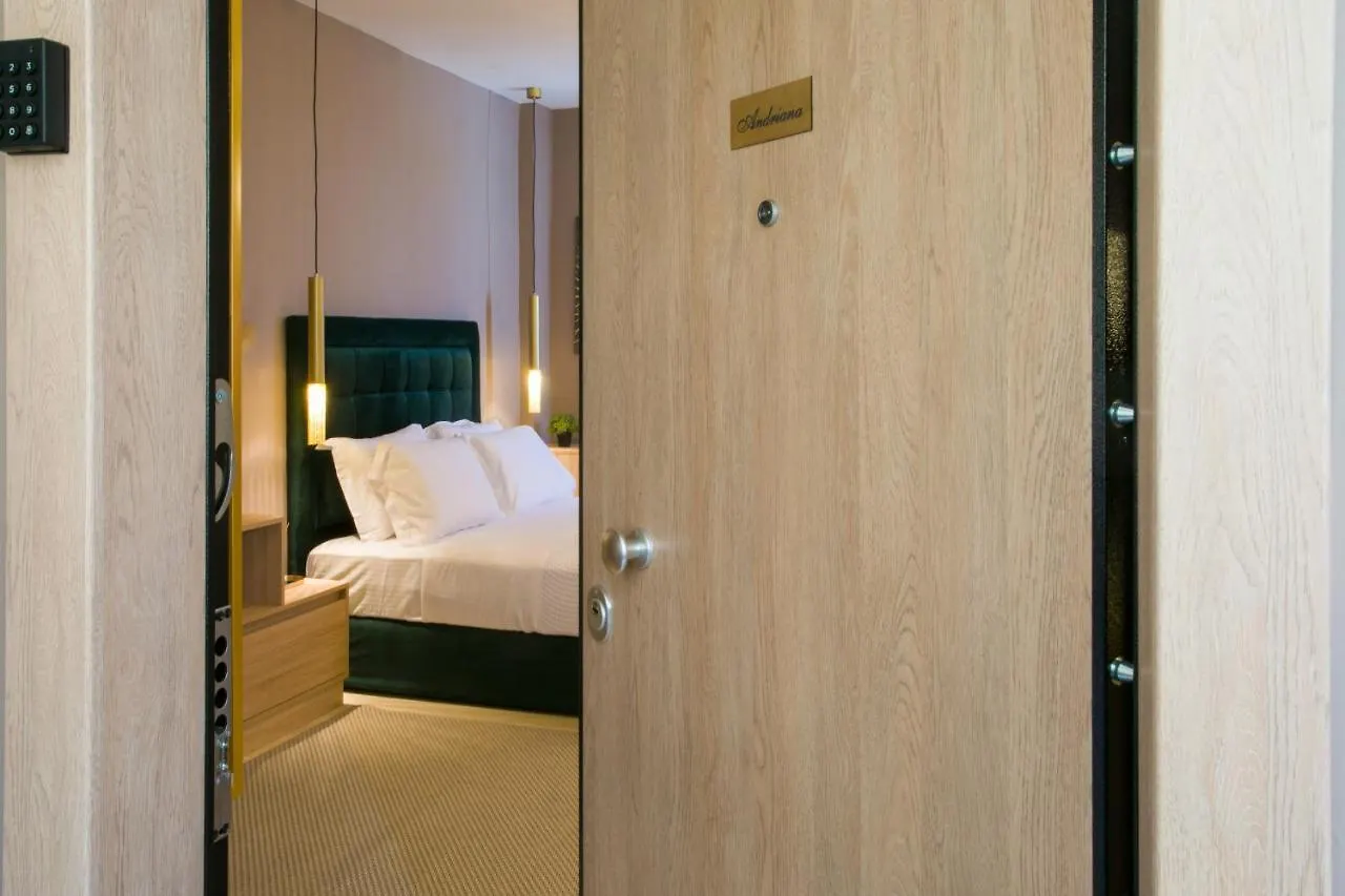 Marizas Luxury Suites #1 سالونيك شقة